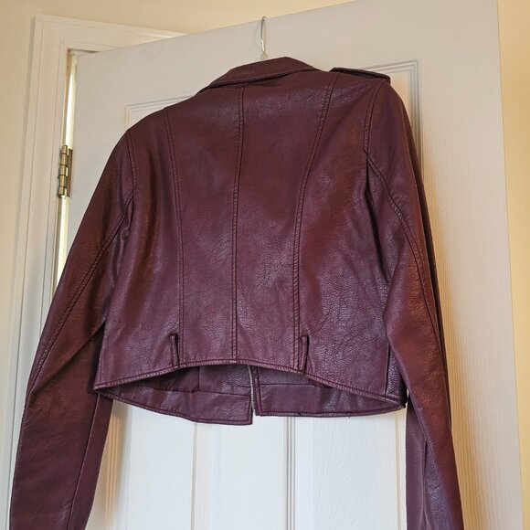 Red leather jacket - Picture 2 of 10